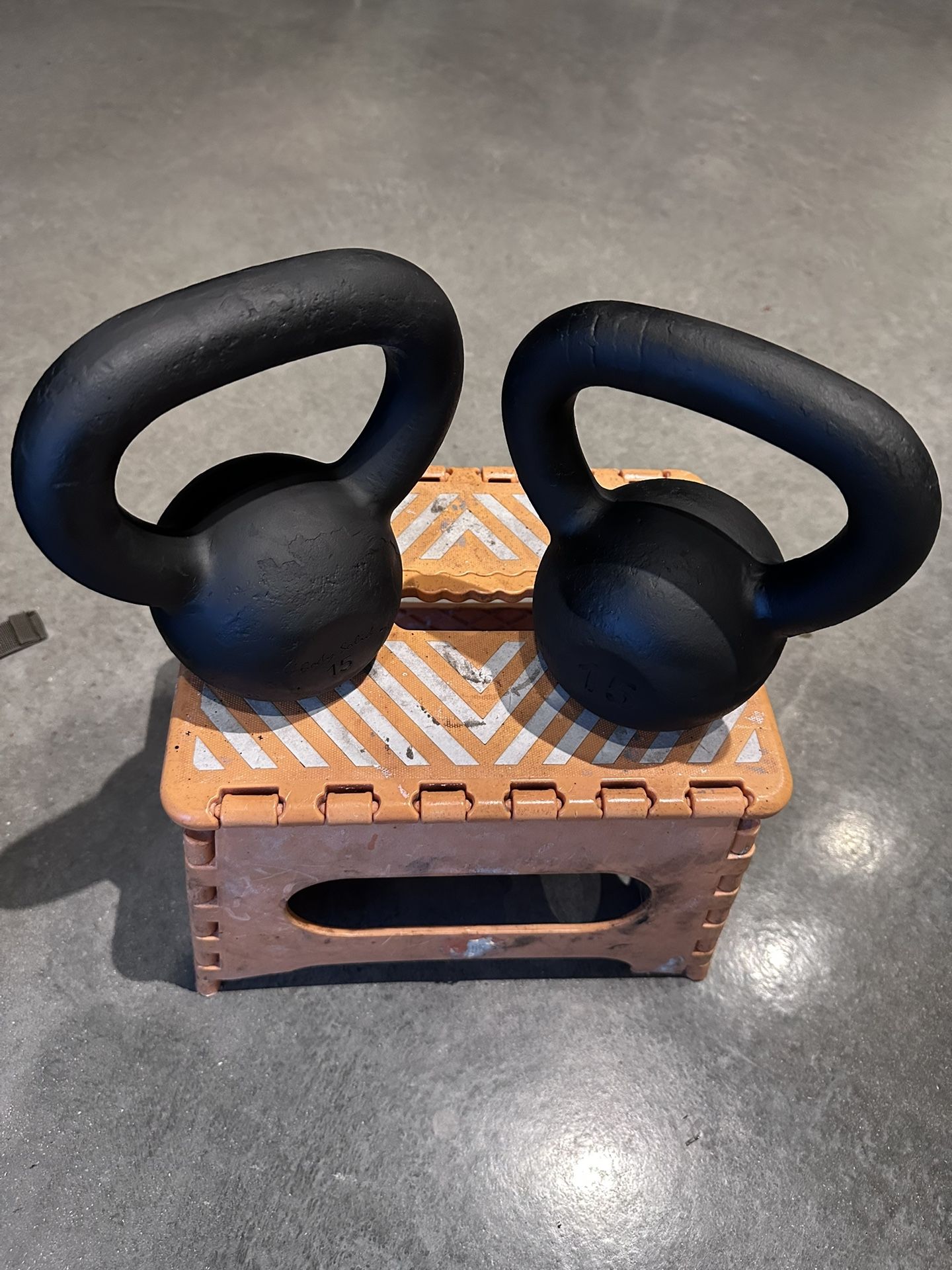 Pair of 15lbs kettlebells