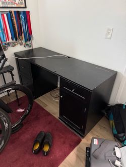 Computer desk