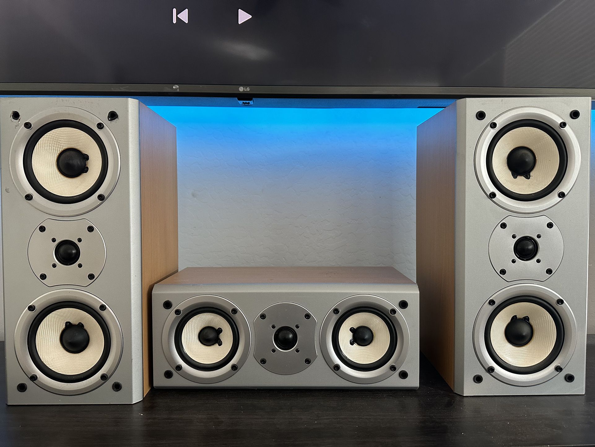 Onkyo Speakers Center And Front Speakers