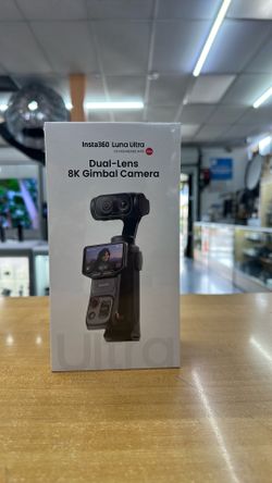 Insta360 Luna Ultra Dual Lens 8K Camera Gimbal
