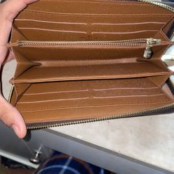 LOUIS VUITTON WALLET