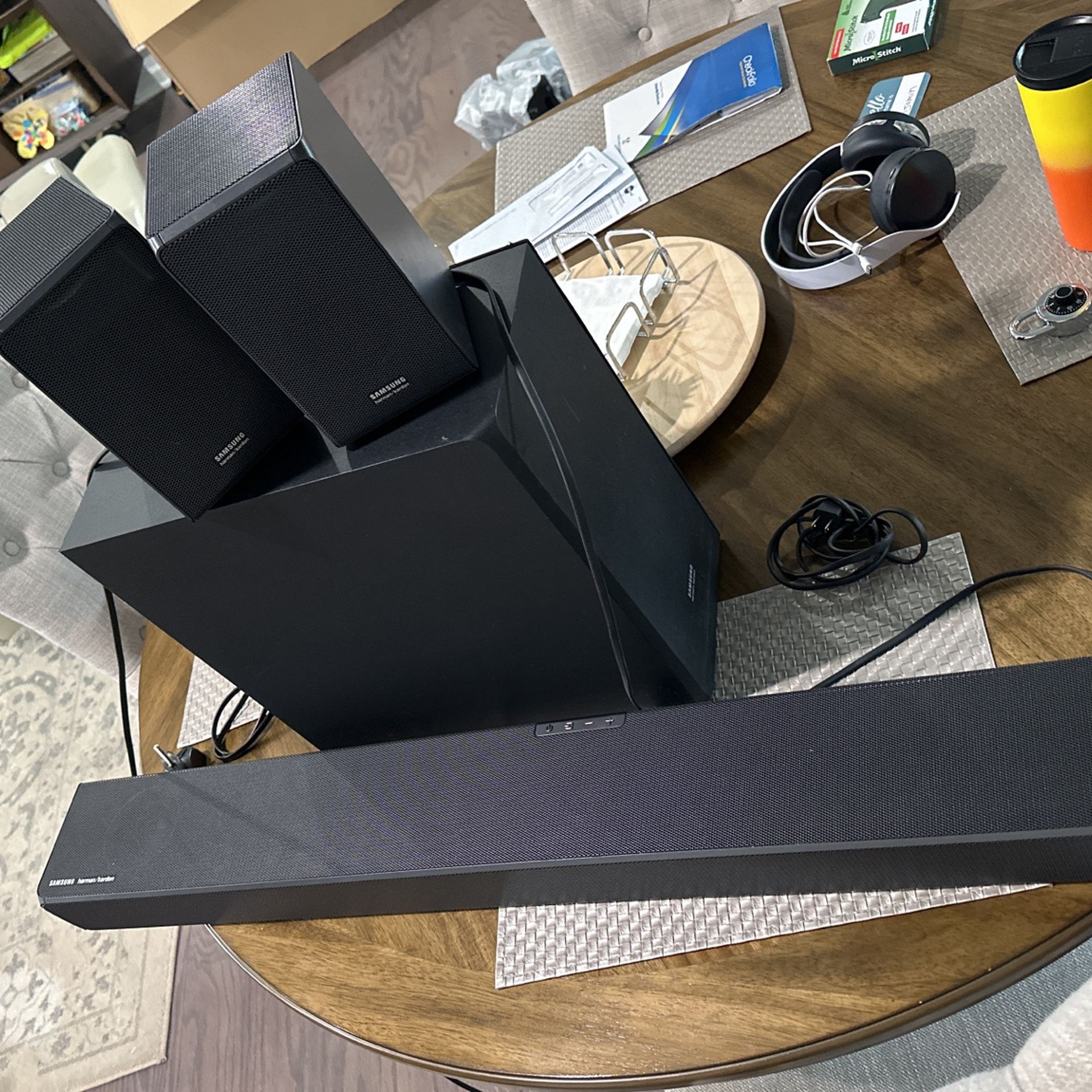 HW-N950 - Samsung Soundbar (Needs Repair) + Subwoofer + Rear Speakers (OK)