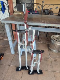 Drywall stilts