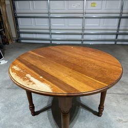 round dining table