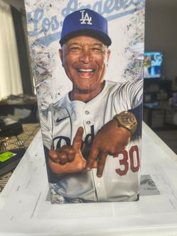 Bobblehead the famous Coach Dave Roberts