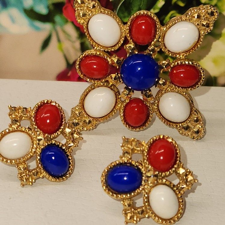 #2430, SIGNED SARAH COVENTRY FILIGREE SET, BROOCH & CLIP EARRINGS, RETIRATED