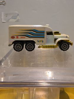 Hot Wheels New Delux Hualers 1/43 Scale 1999