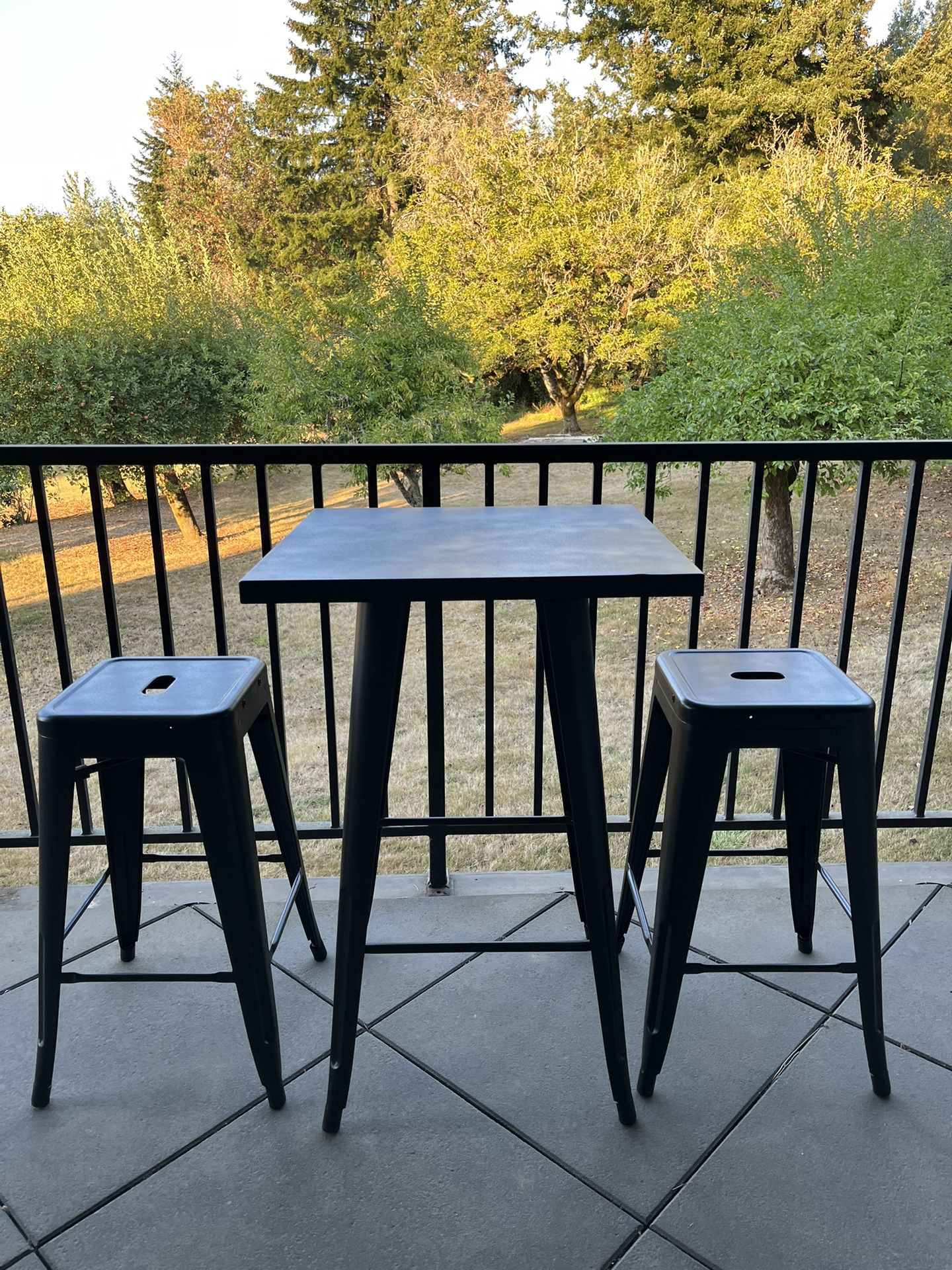 Table and Chairs $120 obo