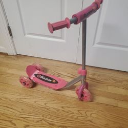 Razor Scooter 3 Wheel