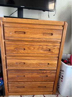 Dresser