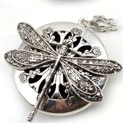 🫠😍DRAGONFLY LOCKET AND LONG CHAIN