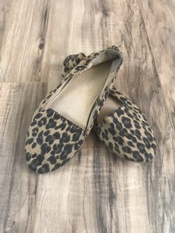 Size 13 Old Navy leopard flats - $6!!