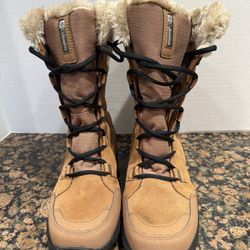 Columbia Ice Maiden 2 Women’s Boot Size 8.5 Wide 