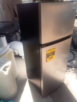 FRIDGIDER REFRIGERATOR
