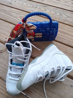 Kids jordans. SiZE 2