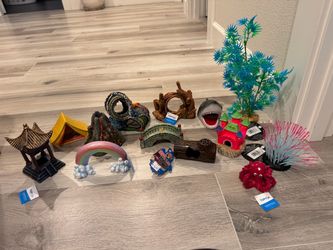 Aquarium Decoration Lot
