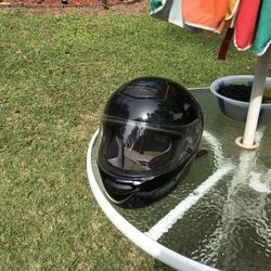 2 Helmets 