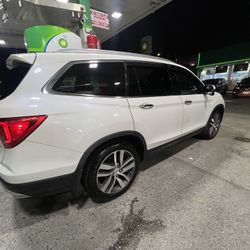 2018 Honda Pilot Touring AWD