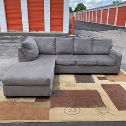 ASHLEY LIVING ROOM SECTIONAL 2 PIECES