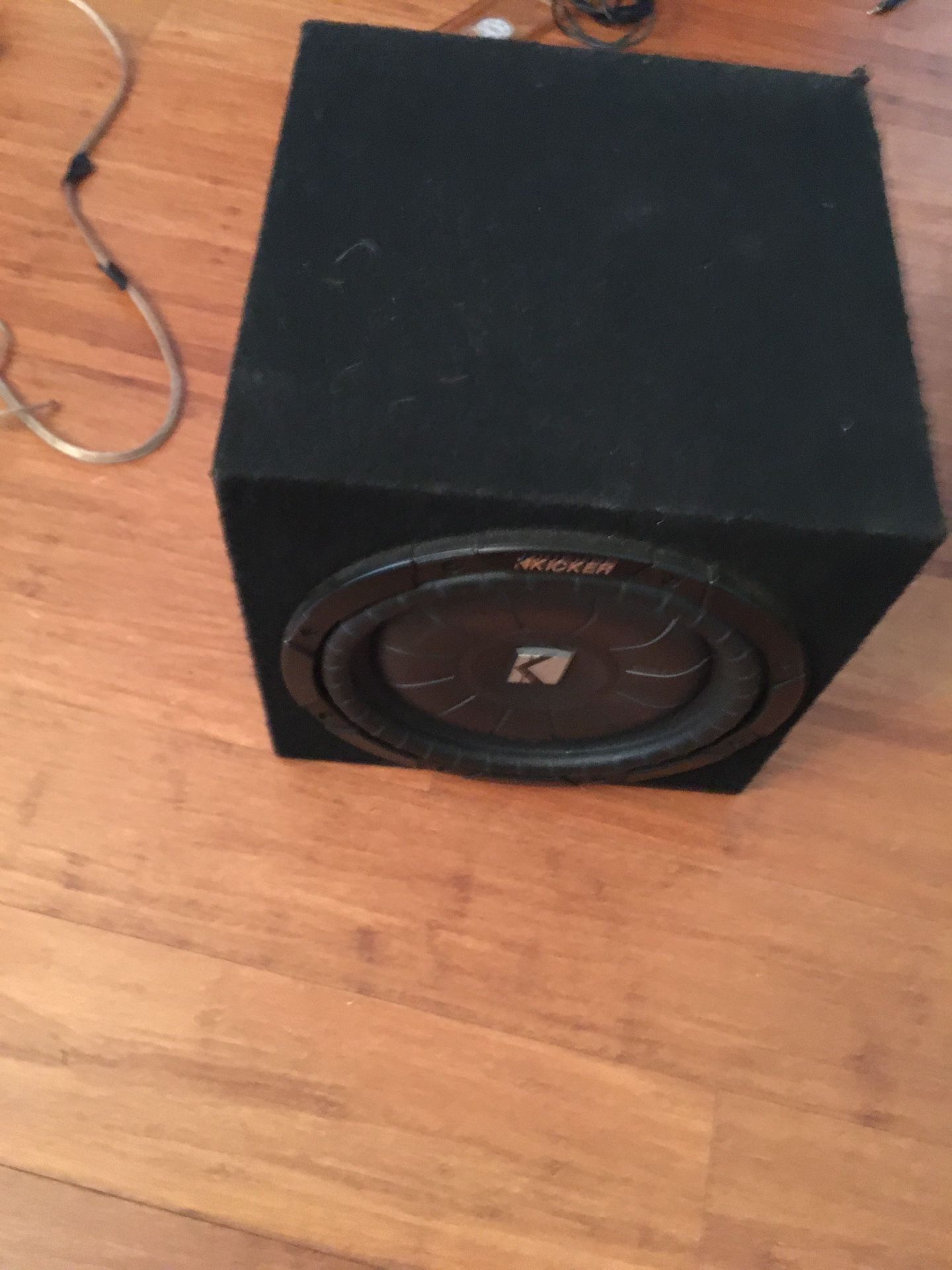 Kicker 10 inches 700 Watts