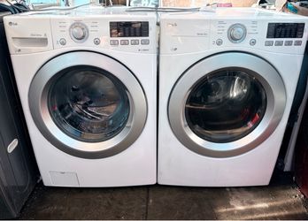 LG. WASHER AND GAS DRYER