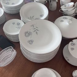 Tirschenreuth German CHINA SET Service For 12