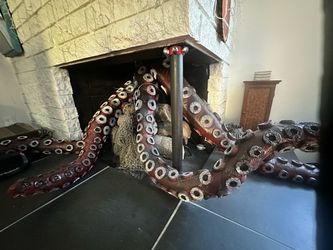 🐙GIANT Kraken / Octopus Tentacles!