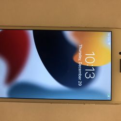 Apple iPhone 7 32GB Unlocked For Any Carrier Like New!