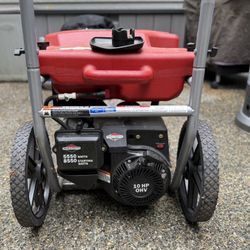 Briggs & Stratton 5550/8550 Watt Portable Gasoline Generator