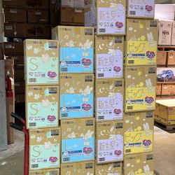 Moony And Merries . Diapers - Japanese Tapes - Import Diapers Merries Smooth Air-Through - Comfortable Fit 