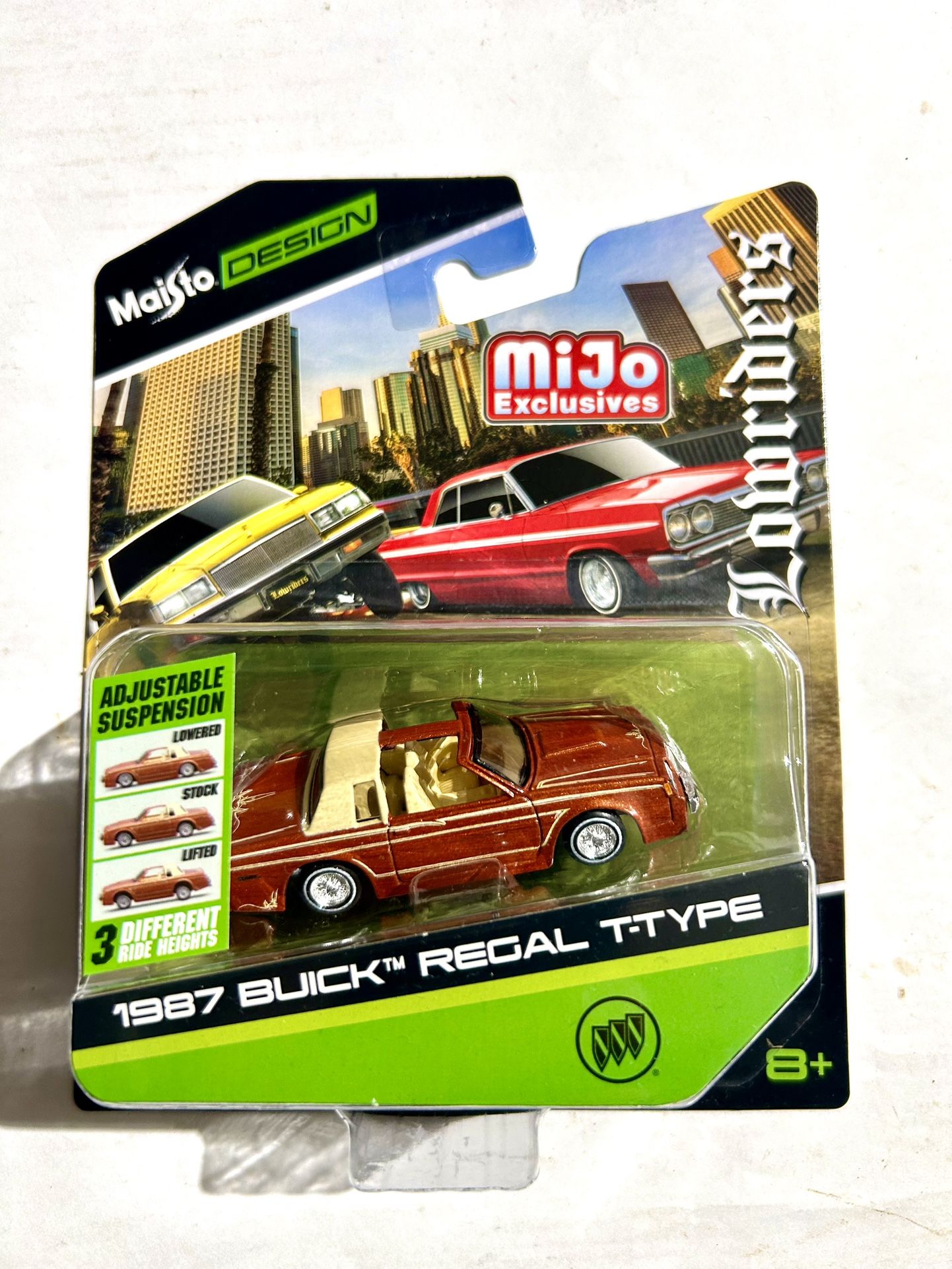 Maisto Design 1:64 Buick Regal Lowrider
