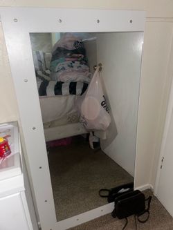 Vanity mirror
