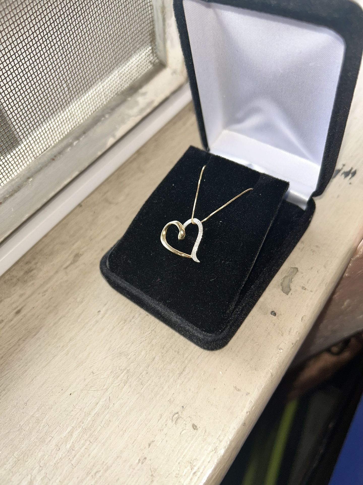 Gold Heart W/ Diamonds