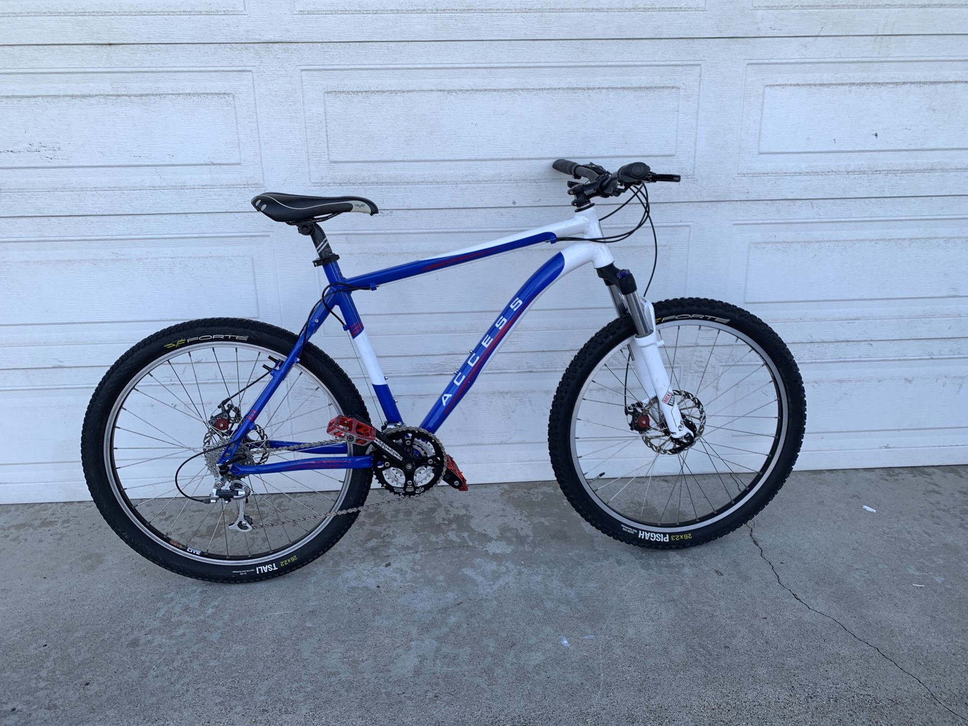 ACCESS XCL MOUNTAIN BIKE