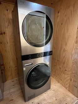 LG WashTower WKG101HVA – Washer/Dryer Combo, Like New