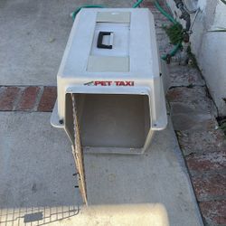 Pet Taxi Dog Crate 