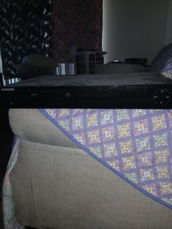 Samsung Blu-ray DVD player with remote