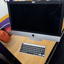 Apple Desktop 21”