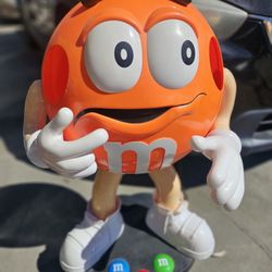 M&M