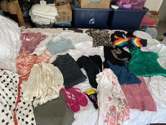 BIG LOT WOMENS CLOTHING RESELL dress skirt top jeans bundle s m