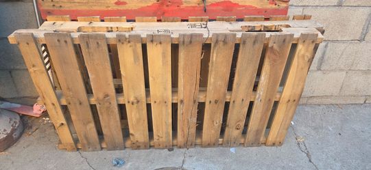 Free 3 wood pallets