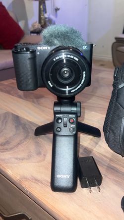 Sony ZV-E10 Mirrorless Camera with Grip and Mic