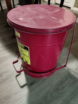 Metal trashcan