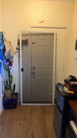 Screen door
