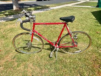 Vintage Schwinn Traveler Red Road Bike
