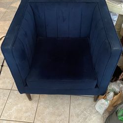 Target Soriano Squared Tufted Navy Blue Velvet Chair