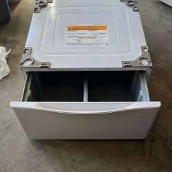 Washer Or Dryer Pedestal 