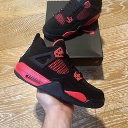 Jordan 4 Thunder 