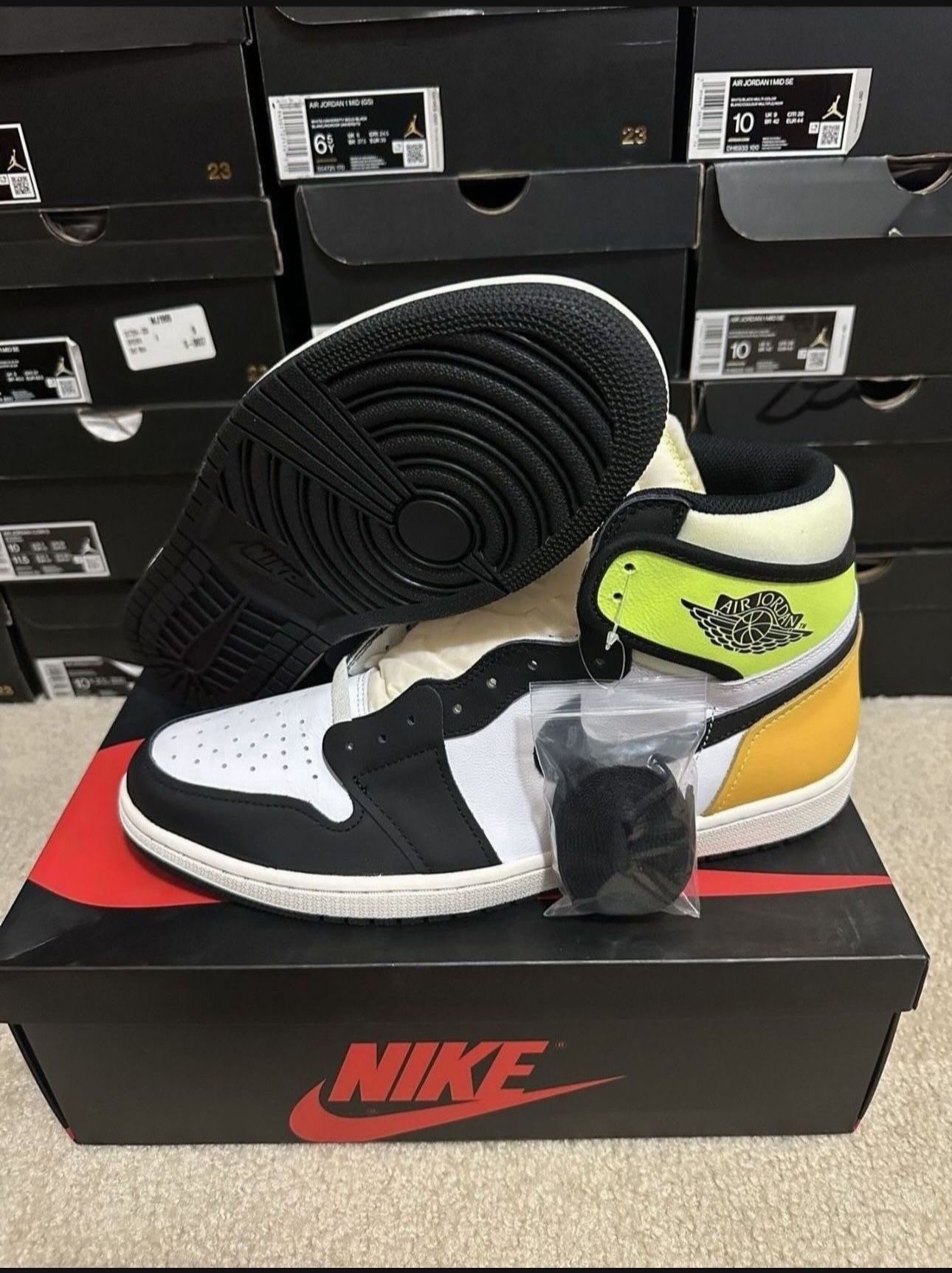 Nike Air Jordan 1 Retro High Of Black White Volt 555088-118 Size 14 Brand New 