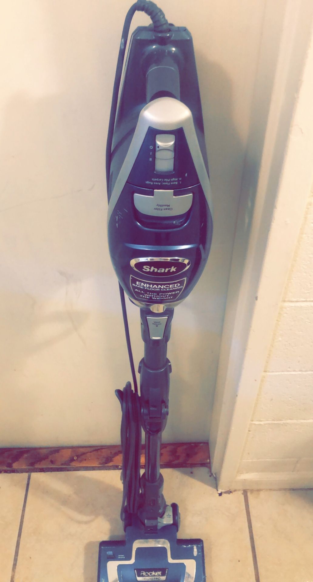 SHARK Vacuum 